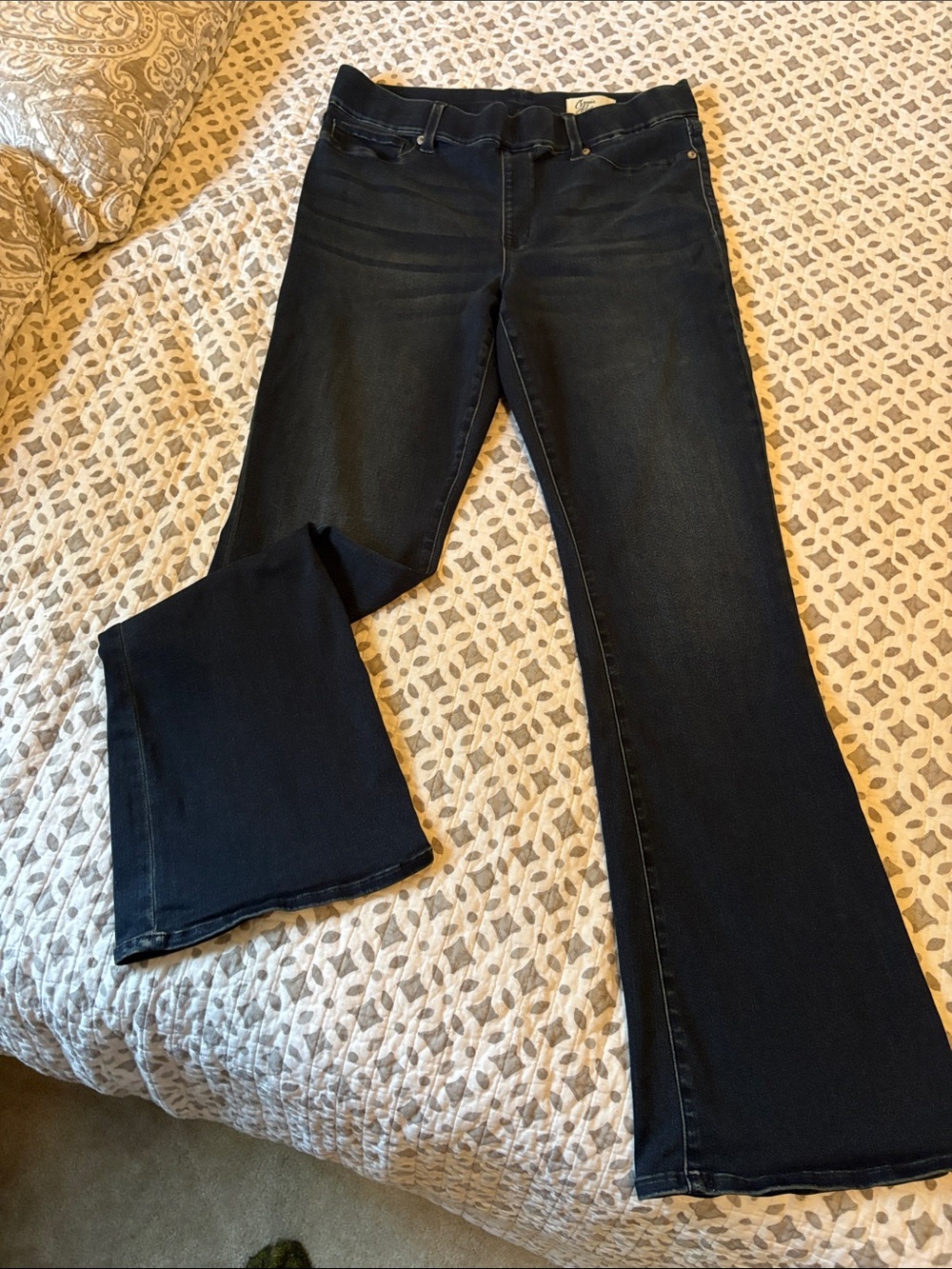Women's Dark Wash Flare Jeans - Classic Flared Silhouette